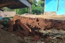 Terdampak Pergerakan...