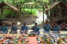 7 Tradisi Unik Menyambut...