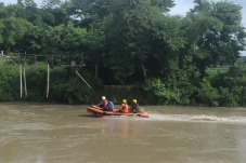 Pelajar Sidoarjo Hanyut...