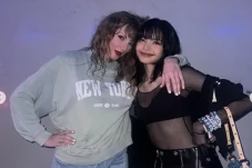 Lisa BLACKPINK Pamer...