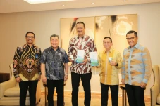 Garuda Indonesia dan...