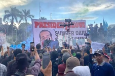 Baliho Gambar Muka Jokowi...