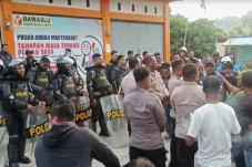 Tuding Ada Kecurangan,...