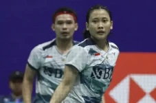 Rinov/Pitha Keluar dari...