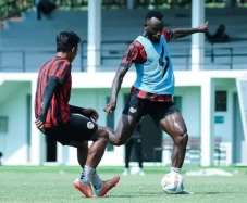 Arema FC Punya Predator...