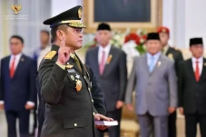 15 Pangkostrad yang...