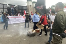 Demo Dorong Hak Angket,...