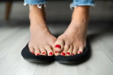 Waspada Kaki Bau Seperti...