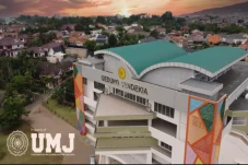 10 Perguruan Tinggi...