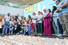 Keluarga Penumpang MH370...