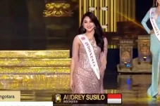2 Potret Cantik Audrey...
