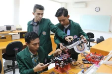 Mau Kerja Bergaji Besar?...