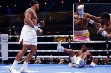 Anthony Joshua Pukul...