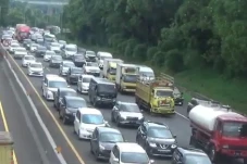 Tol Cipularang Macet...
