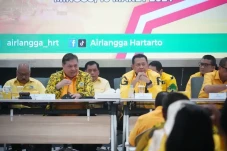 Dua Besar di Pileg,...