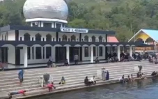 Keunikan Masjid Al-Munawwarah...