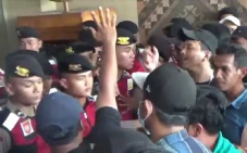 Aksi Demo Tolak Rekapitulasi...