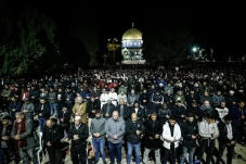 Israel Pasang Kawat...