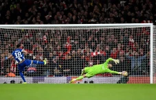 Dramatis, Arsenal Putus...