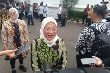 THR Paling Lambat Dibayar...