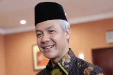 Kenang Habib Hasan,...