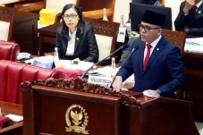 PKS Warning Menteri...