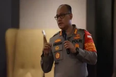 Polisi Periksa Handphone...