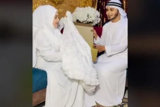Viral! Suami Jahit Sendiri...
