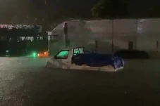 Banjir Kepung Semarang,...