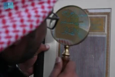 Warga Arab Saudi Operasikan...