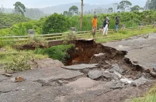 Jembatan di Kabupaten...