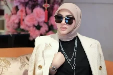 5 Potret Syahrini yang...