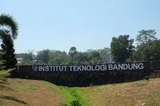20 PTN dengan Nilai...