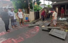 Viral Batu Nisan Makam...