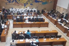 Pemerintah dan DPR Juga...