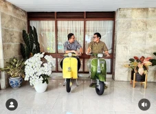 Anies dan Cak Imin Berpose...