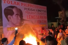 Demo di Depan Kantor...