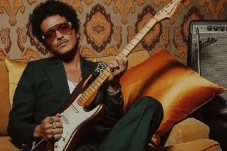 Bruno Mars Terlilit...