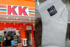 Viral Kaus Kaki Bertuliskan...