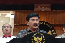 Menko Hadi Sebut Sengketa...
