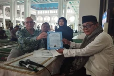 Hidayah Ramadan, Bule...