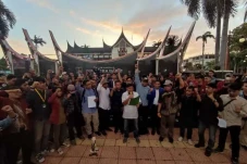 Akademika dan Masyarakat...