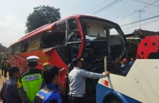 Kronologi Bus PO Sinar...