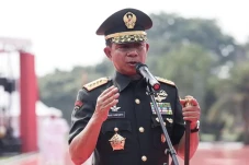 Panglima TNI Tegaskan...