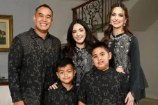 Foto-Foto Nia Ramadhani...
