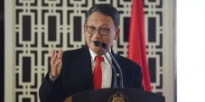 Menteri ESDM Perpanjang...