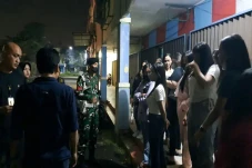Belasan Wanita Cantik...