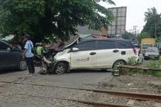 KA Airlangga Tabrak...