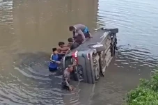 Mobil Suzuki Ertiga...