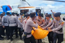 Polda Papua Kerahkan...
